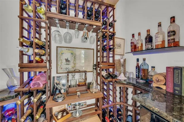 $3,995,000 | 550 Yardarm Lane, Longboat Key, FL 34228