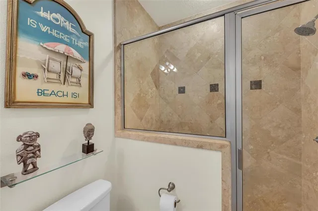 $3,995,000 | 550 Yardarm Lane, Longboat Key, FL 34228