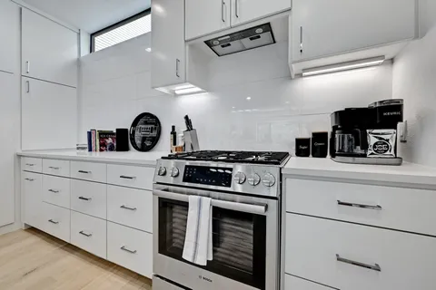 $675,000 | 3406 East 17th Street, Unit 5, Austin, TX 78721
