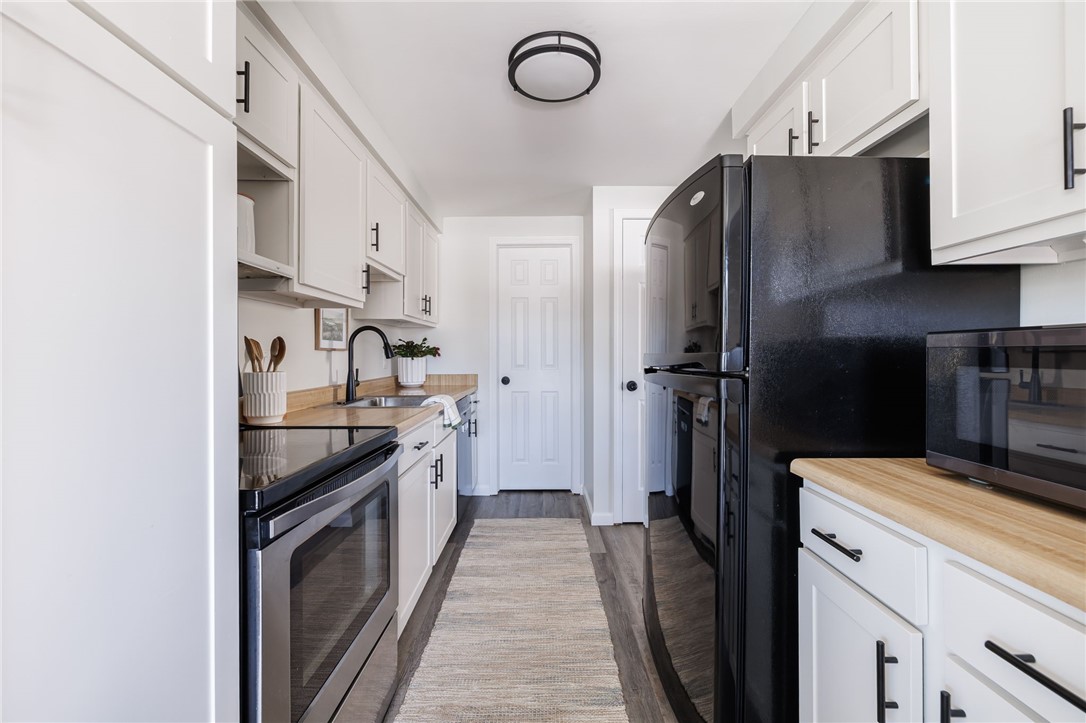 16 Springwood Drive Webster, NY 14580 - Photo 11 of 23