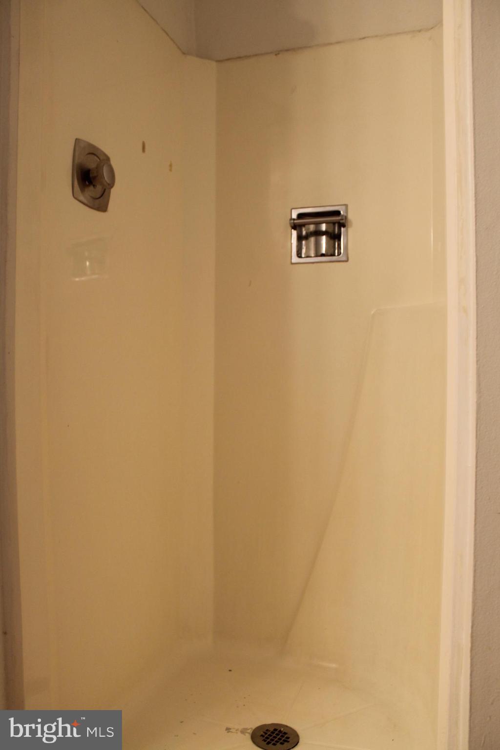 182 Warren Way Lancaster, PA 17601 - Photo 11 of 18 a view of a bathroom