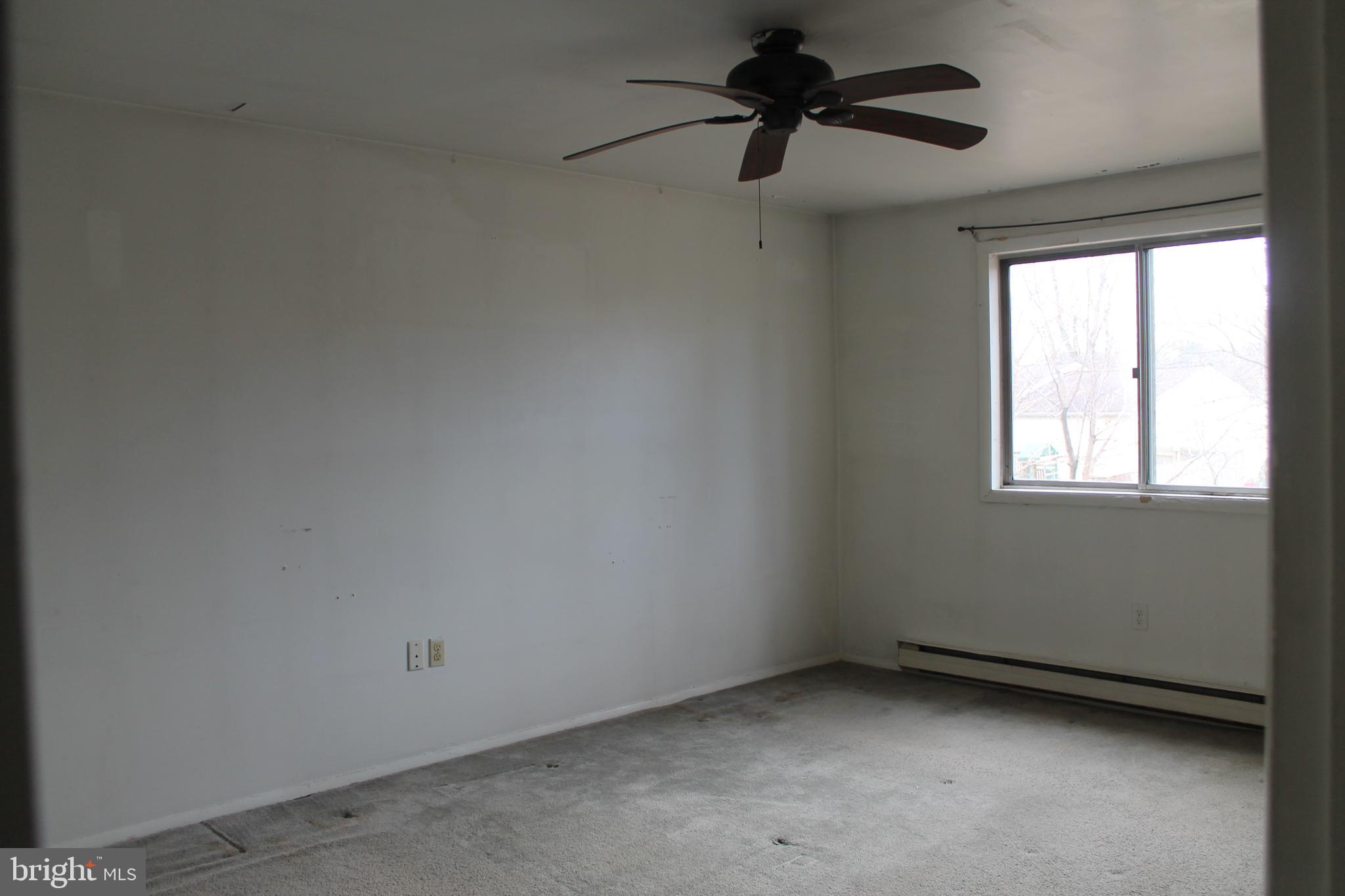 182 Warren Way Lancaster, PA 17601 - Photo 13 of 18 a view of room