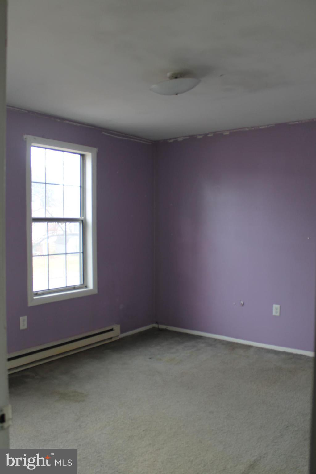 182 Warren Way Lancaster, PA 17601 - Photo 14 of 18 an empty room with a window
