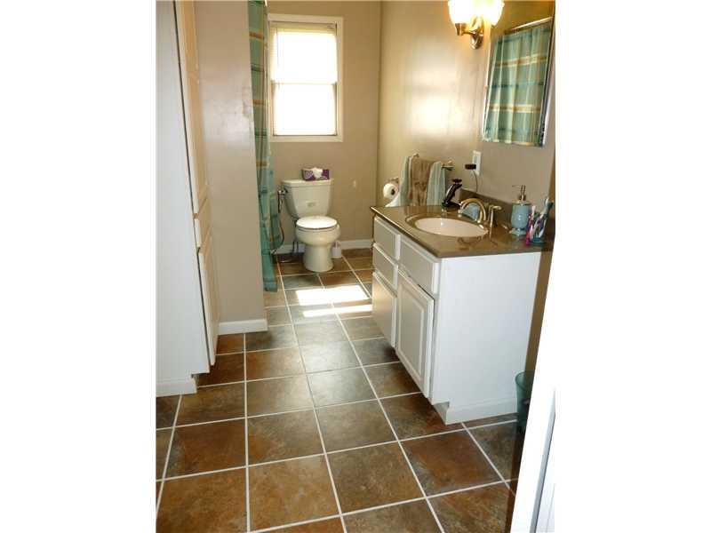712 Hill Road Georgetown, PA 15043 - Photo 13 of 16 Master Bath/Spa.