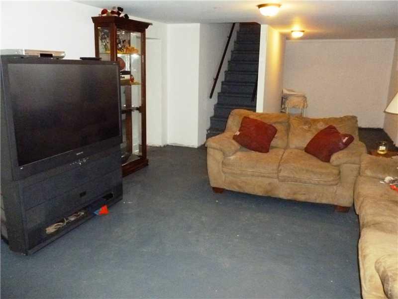 712 Hill Road Georgetown, PA 15043 - Photo 16 of 16 Den/Family/Great Room.