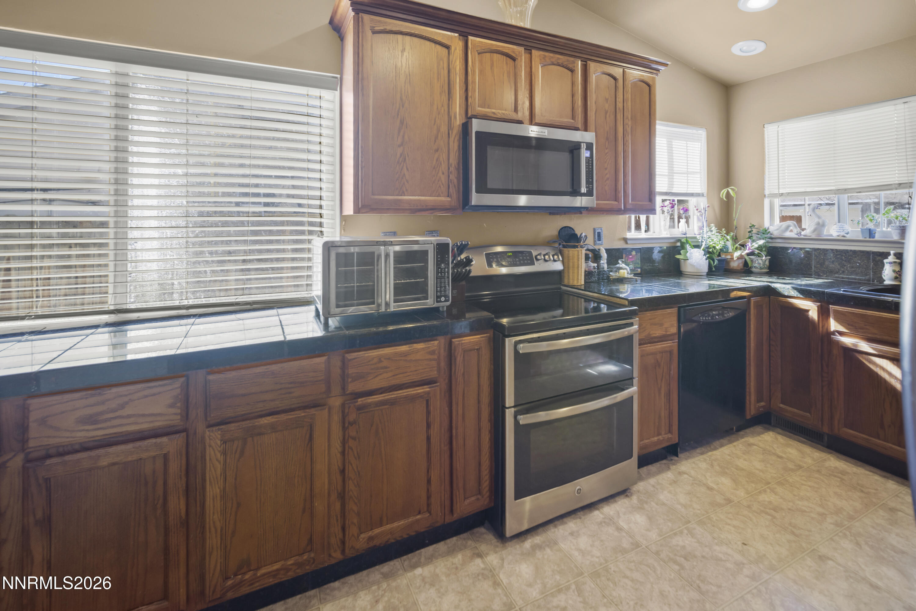 504 Summer Street Fernley, NV 89408 - Photo 2 of 5 _S1A6813