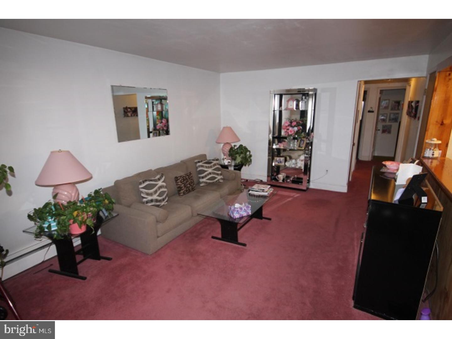 1341 Hillcrest Road Conshohocken, PA 19428 - Photo 2 of 10 Living Room
