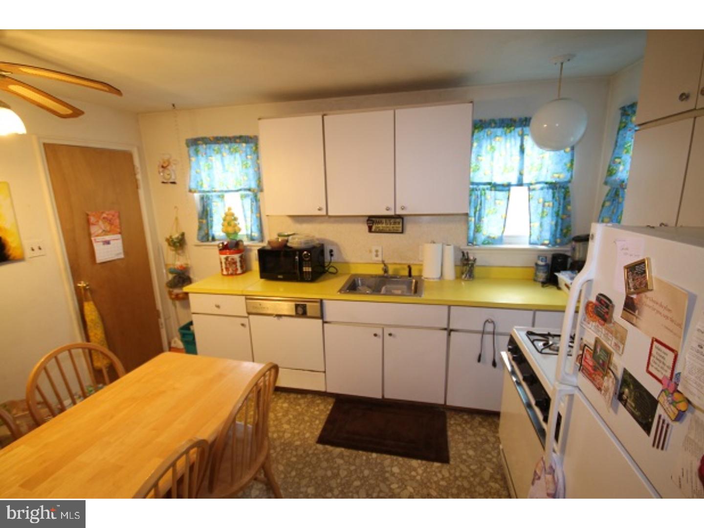 1341 Hillcrest Road Conshohocken, PA 19428 - Photo 4 of 10 Kitchen