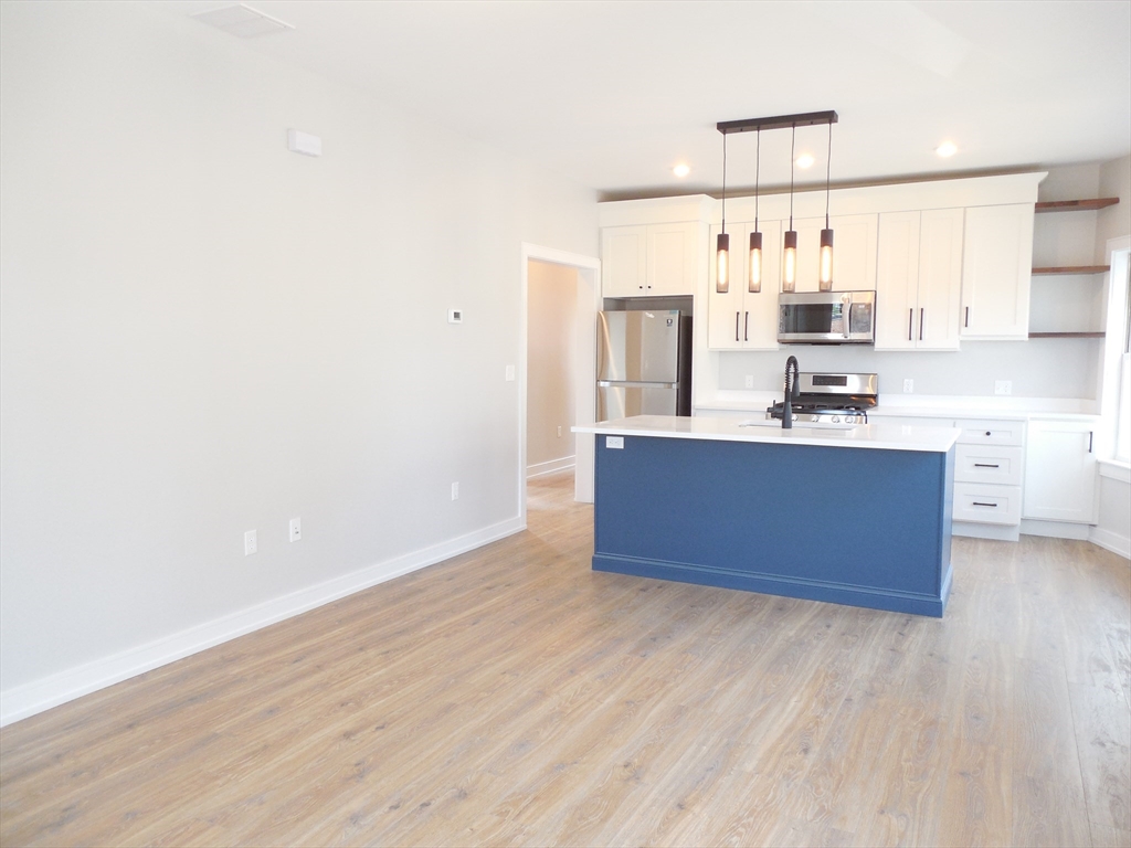 88 School Street, Unit B Watertown, MA 02472 - Photo 3 of 18