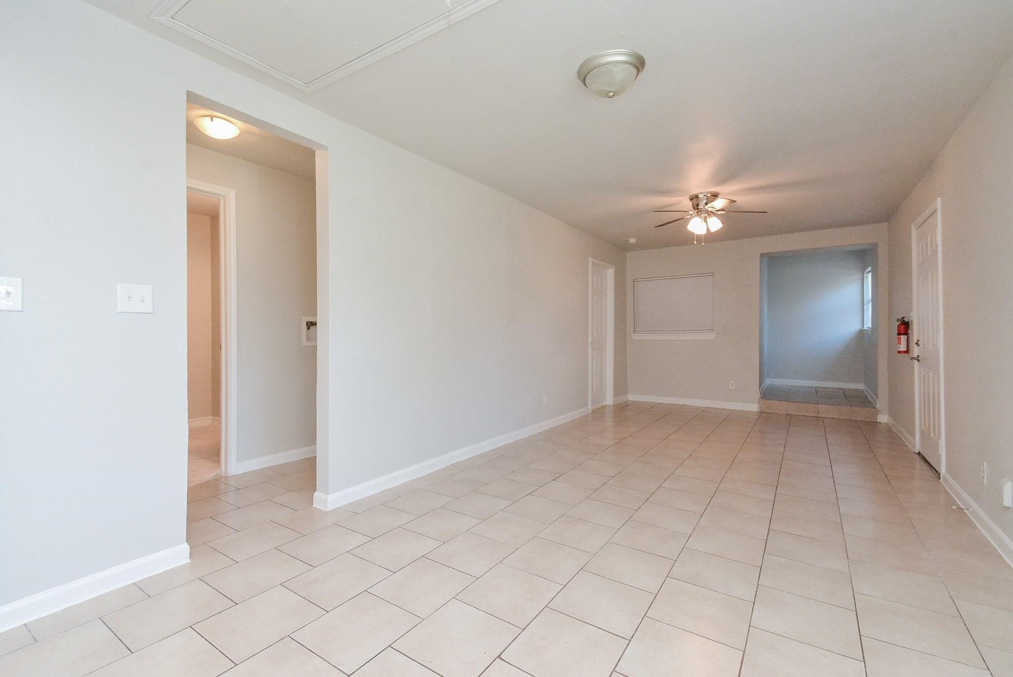 2118 Thonig Road, Unit B Houston, TX 77055 - Photo 18 of 28 Gallery Image 18