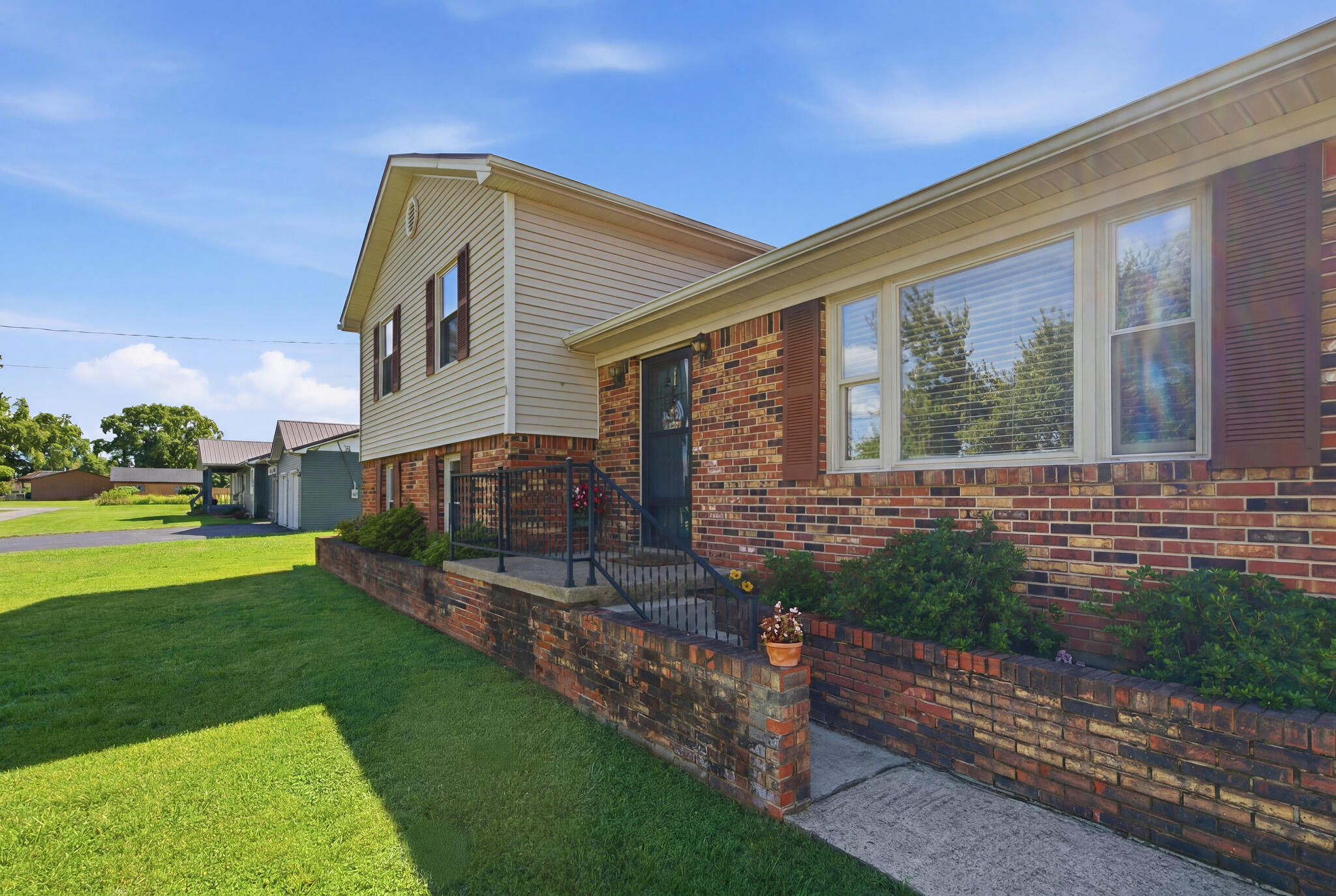 1558 Keith Road Hodgenville, KY 42748 - Photo 1 of 41 Front of Home