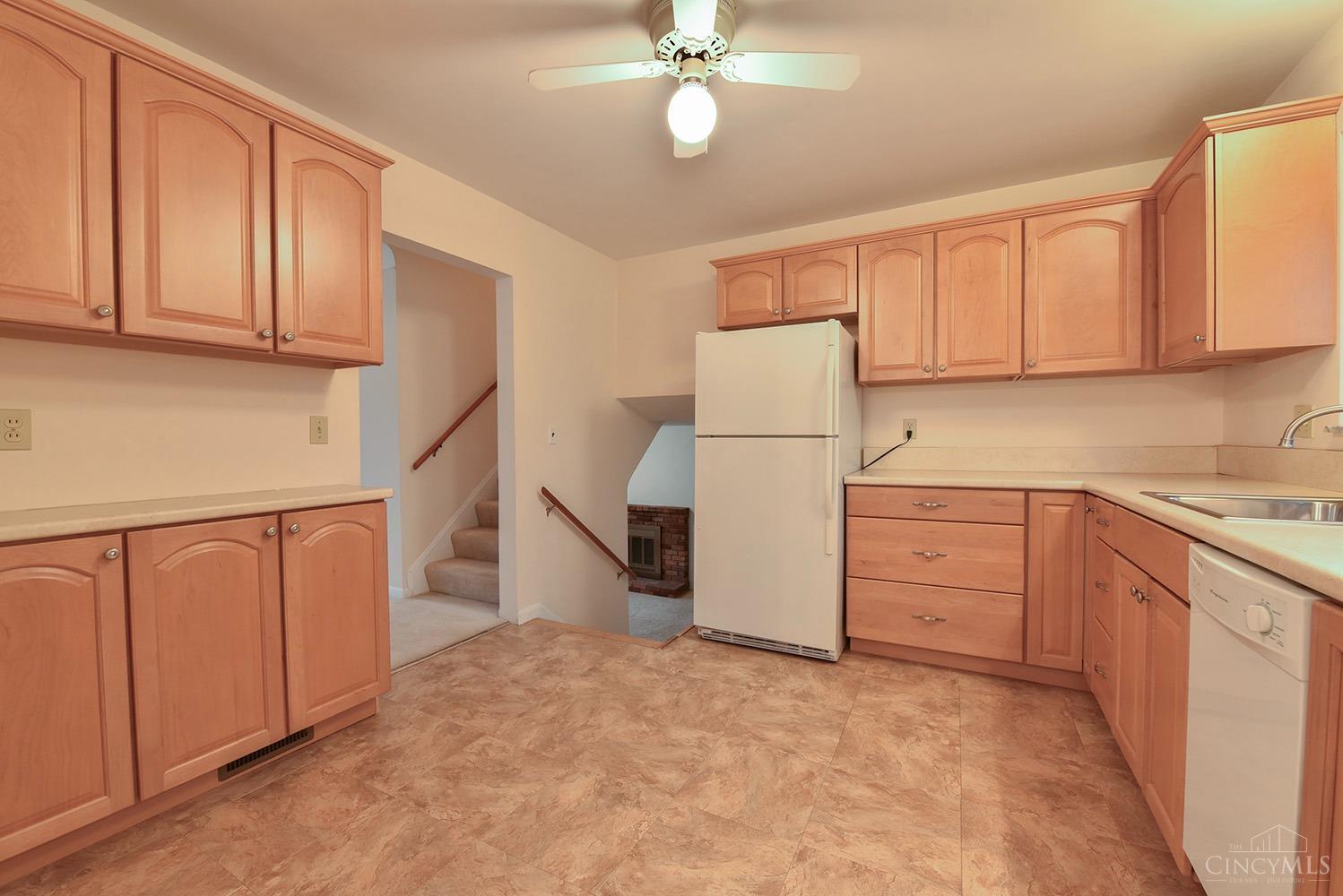 1663 Locksley Drive Cincinnati, OH 45230 - Photo 9 of 26 Gallery Image 9