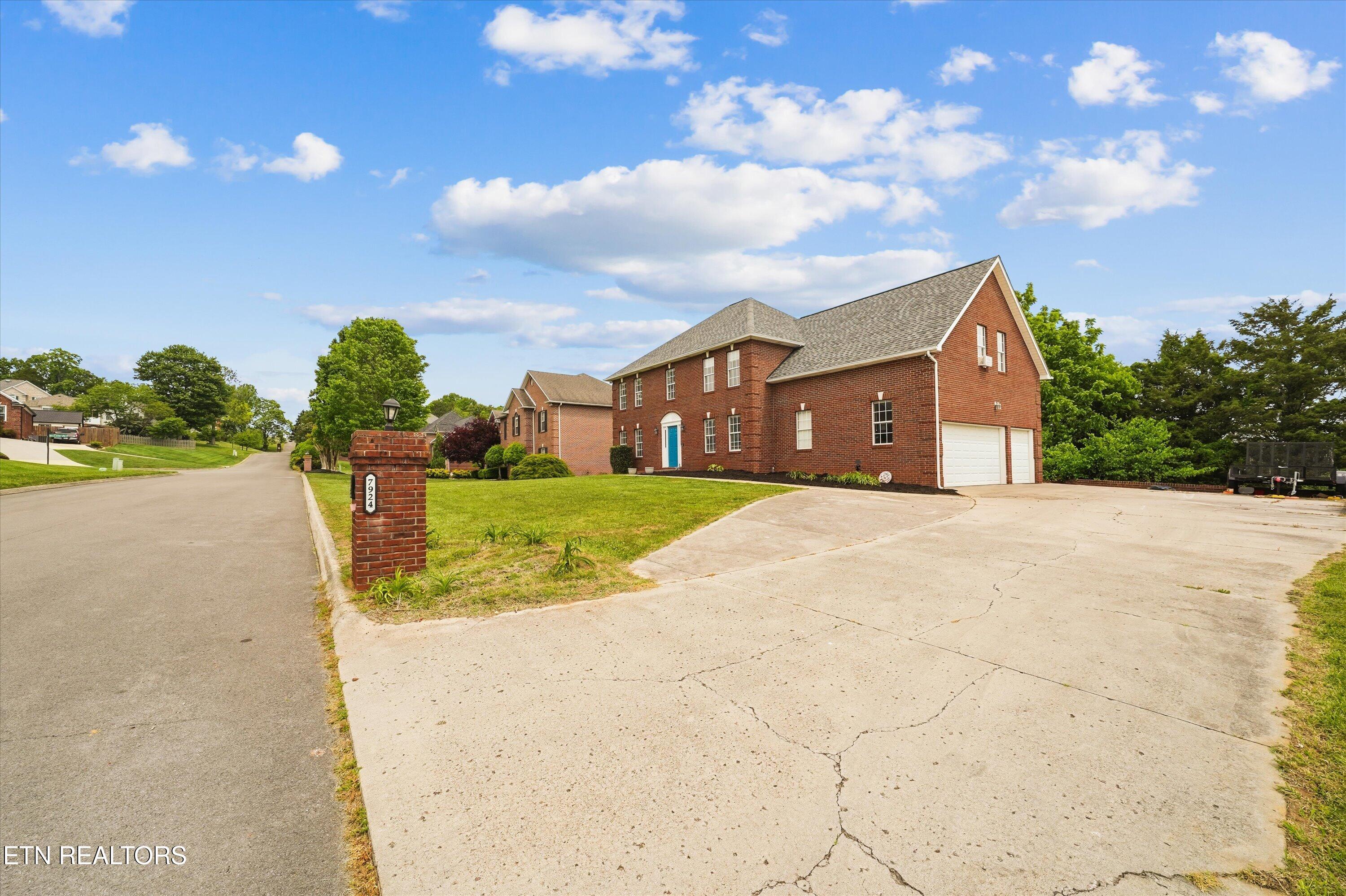 7924 Country Scene Road Knoxville, TN 37938 - Photo 4 of 42 04-7924 Country Scene Rd 46