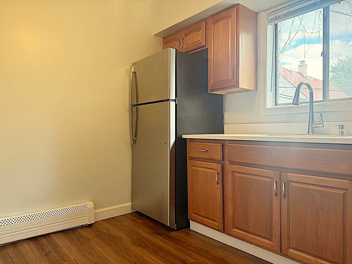 6911 North Ridge Boulevard, Unit 2C Chicago, IL 60645 - Photo 5 of 14