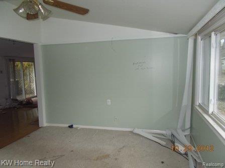1923 Payson Road Walled Lake, MI 48390 - Photo 8 of 11 DSCN9075.JPG