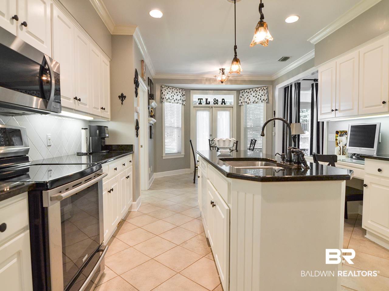 143 Sandy Shoal Loop Fairhope, AL 36532 - Photo 7 of 35 Kitchen