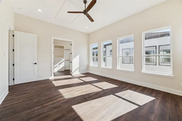 $669,900 | 1525 Caywood Lane, Unit E, Houston, TX 77055