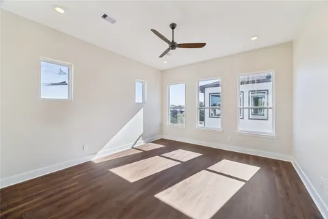 $669,900 | 1525 Caywood Lane, Unit E, Houston, TX 77055