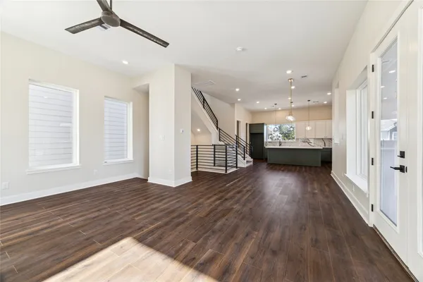 $669,900 | 1525 Caywood Lane, Unit E, Houston, TX 77055