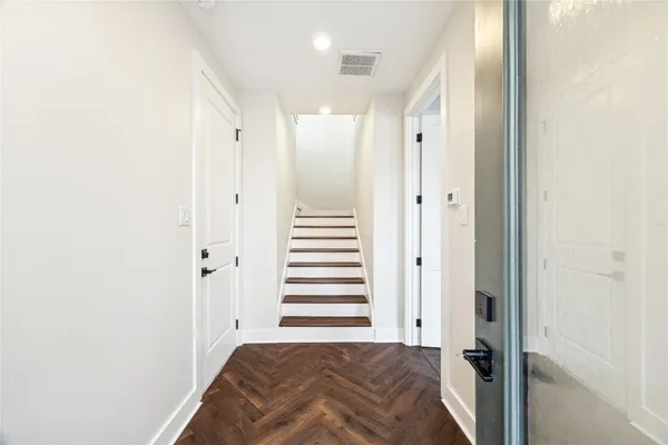 $669,900 | 1525 Caywood Lane, Unit E, Houston, TX 77055