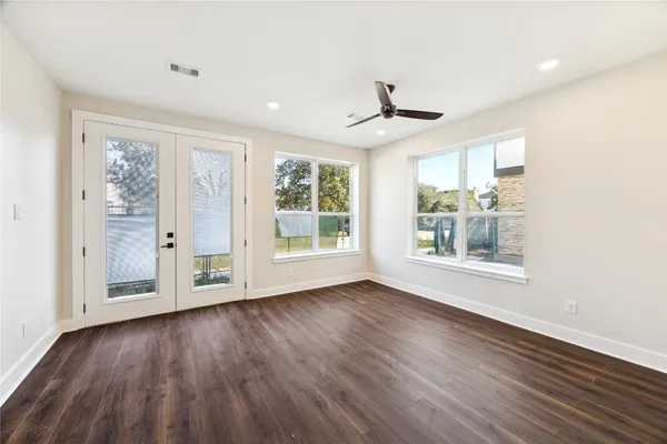 $669,900 | 1525 Caywood Lane, Unit E, Houston, TX 77055