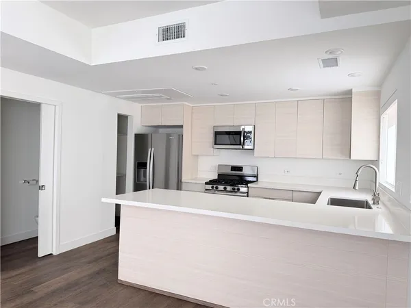 $4,500 | 1245 North New Hampshire Avenue, Unit 5, Los Angeles, CA 90029