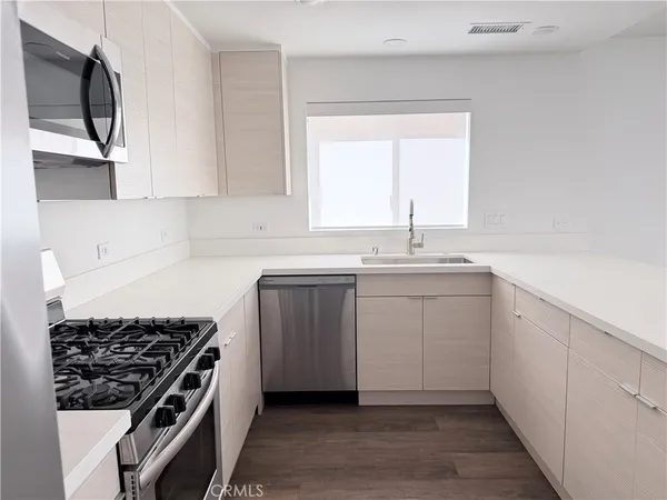 $4,500 | 1245 North New Hampshire Avenue, Unit 5, Los Angeles, CA 90029