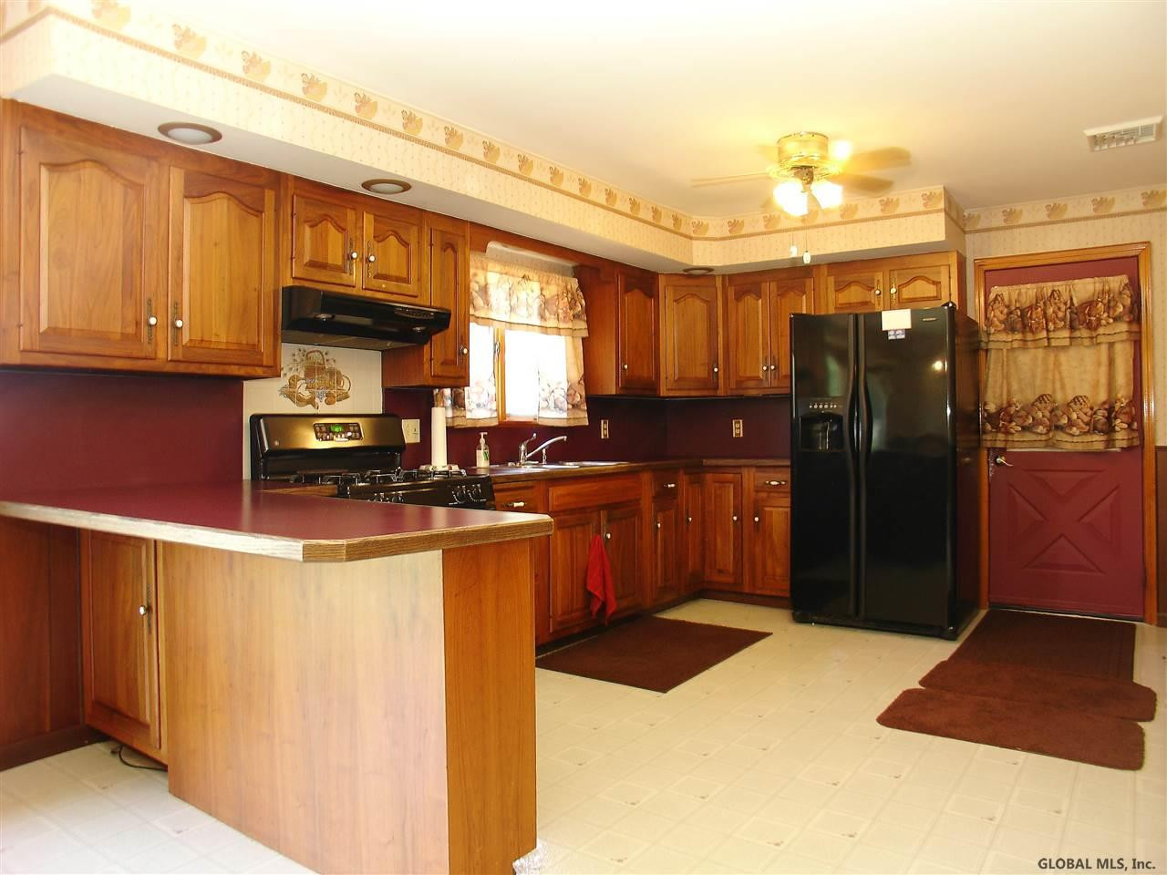 41 Guideboard Road Waterford, NY 12188 - Photo 3 of 17 Photo 3