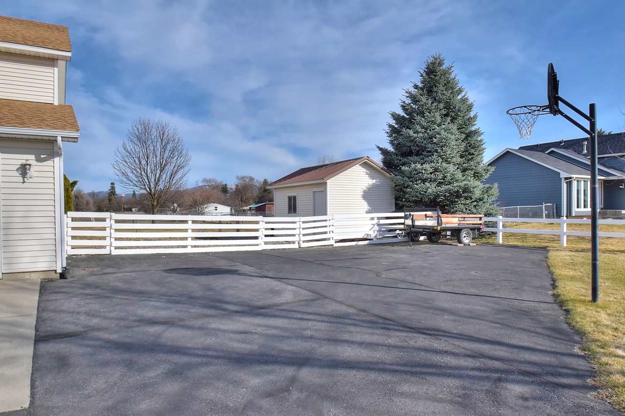 1714 North Long Road Spokane Valley, WA 99016 - Photo 17 of 20