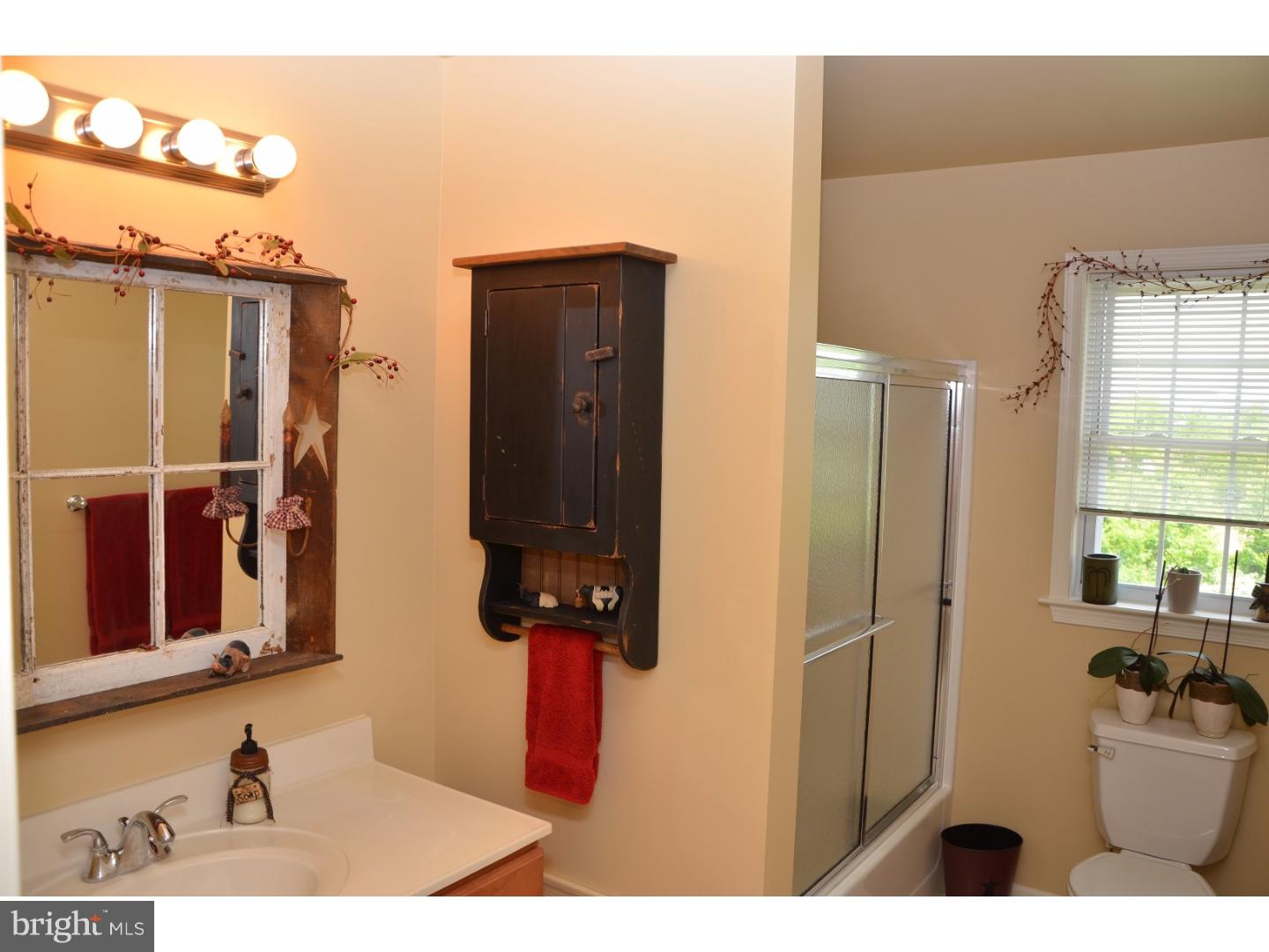 102 Clearview Drive Sinking Spring, PA 19608 - Photo 19 of 25 Bathroom
