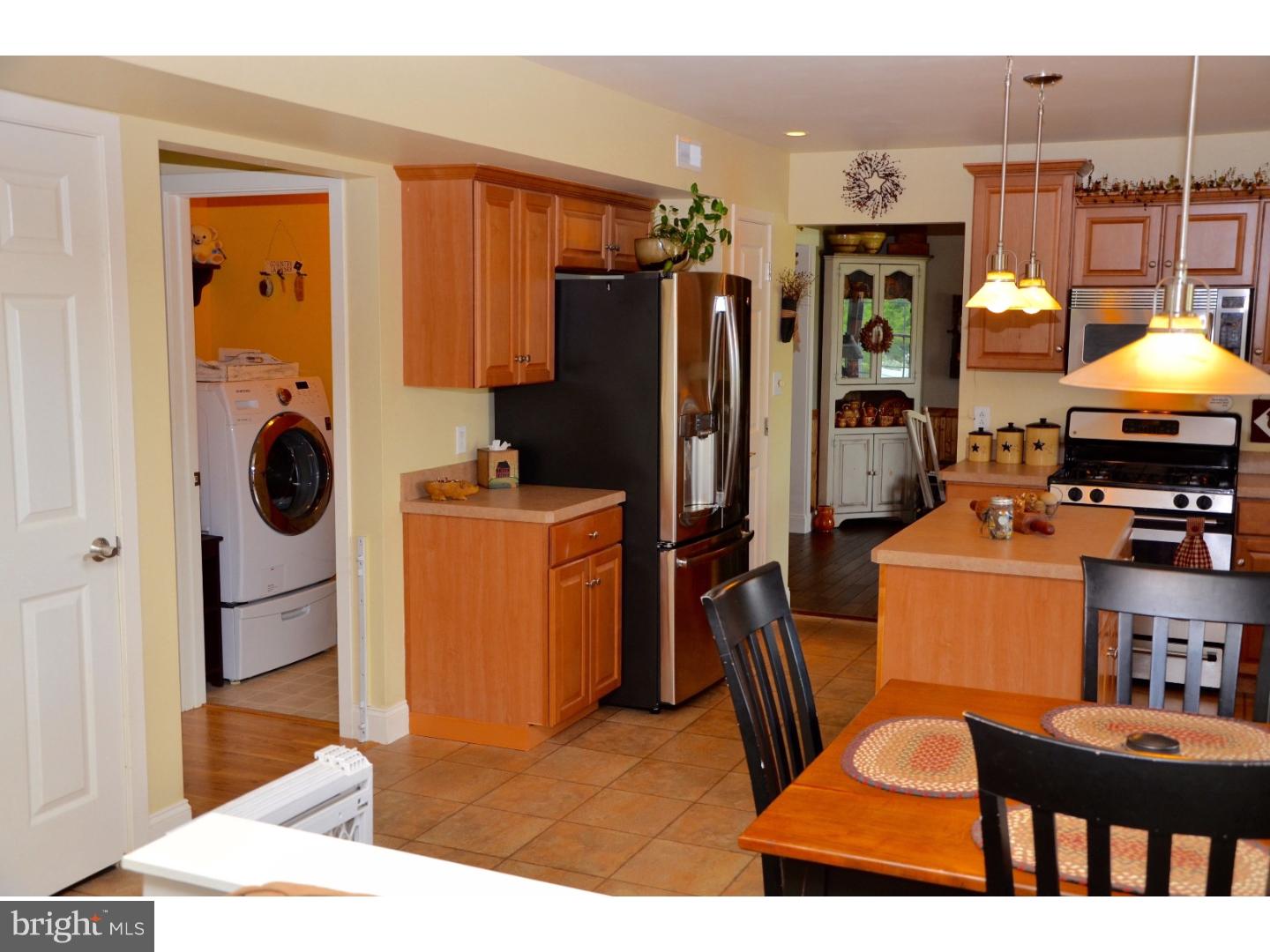 102 Clearview Drive Sinking Spring, PA 19608 - Photo 6 of 25 Kitchen