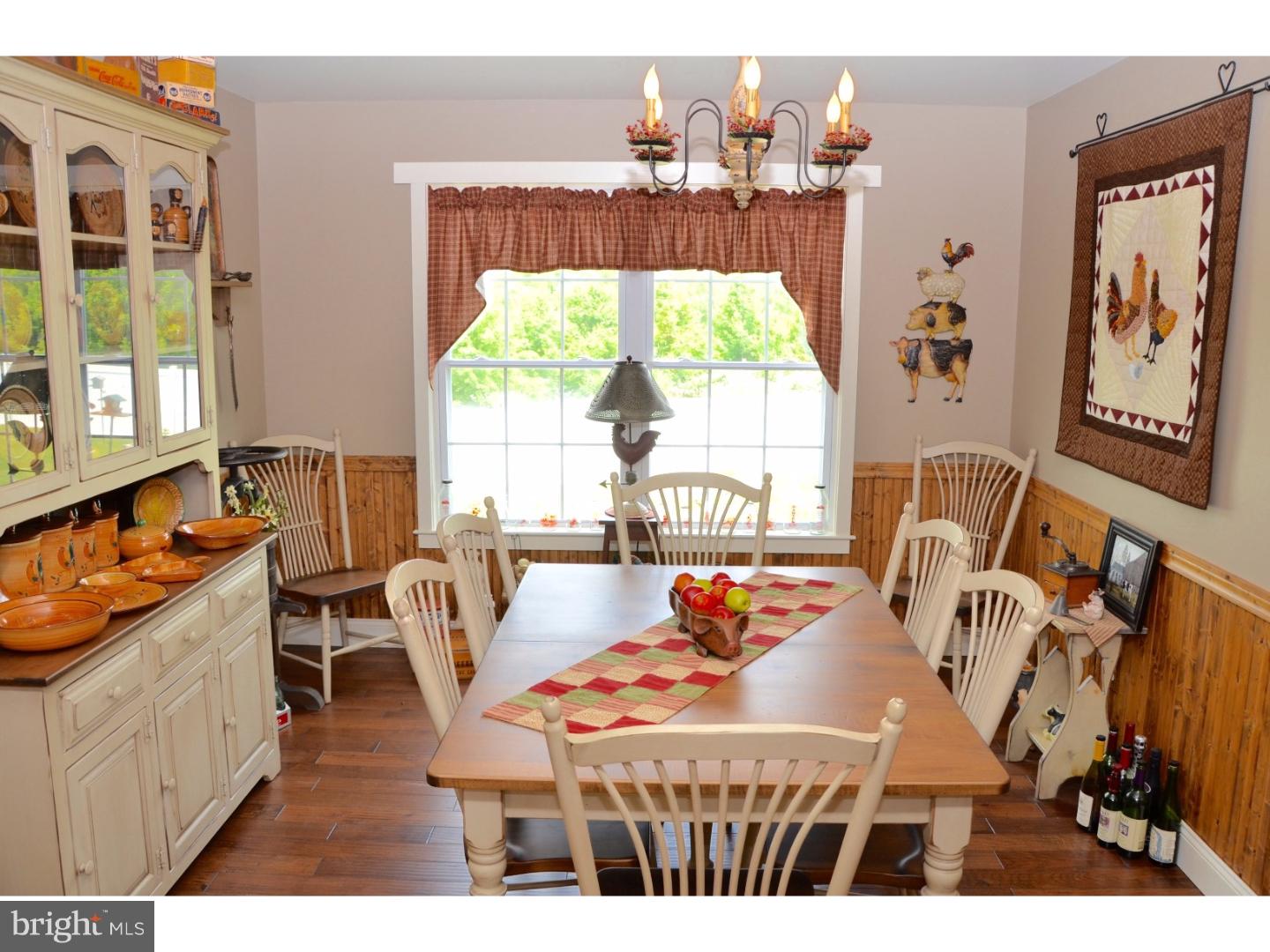 102 Clearview Drive Sinking Spring, PA 19608 - Photo 7 of 25 Dining Room