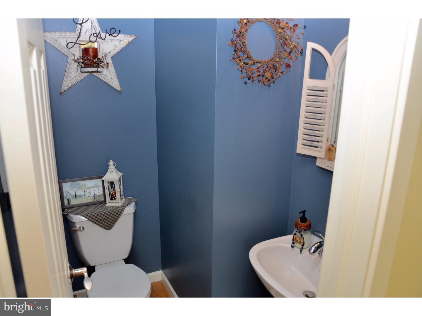 102 Clearview Drive Sinking Spring, PA 19608 - Photo 10 of 25 Bathroom