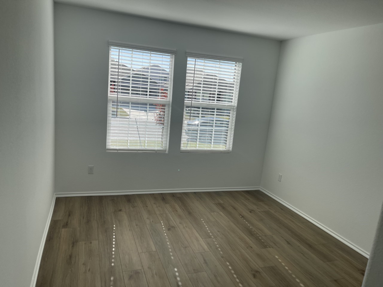136 Perfect World Loop Jarrell, TX 76537 - Photo 10 of 24 Gallery Image 10