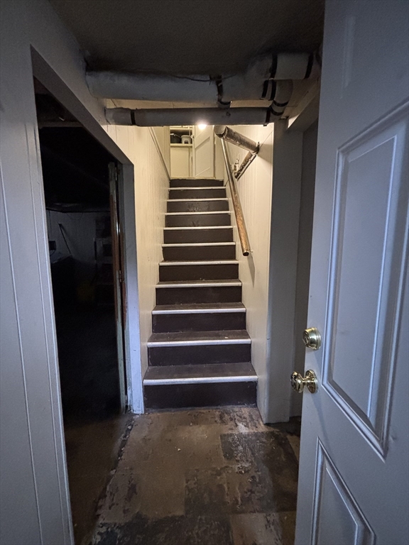 127 Melha Avenue Springfield, MA 01104 - Photo 34 of 41