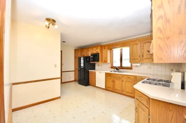 $3,000 | 40 Englewood Avenue, Unit 2, Everett, MA 02149