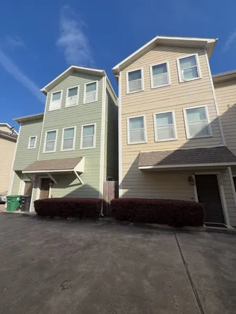 $2,899 | 1828 Fletcher Street, Houston, TX 77009