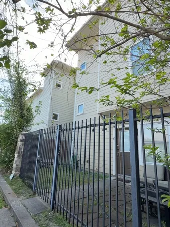 $2,899 | 1828 Fletcher Street, Houston, TX 77009