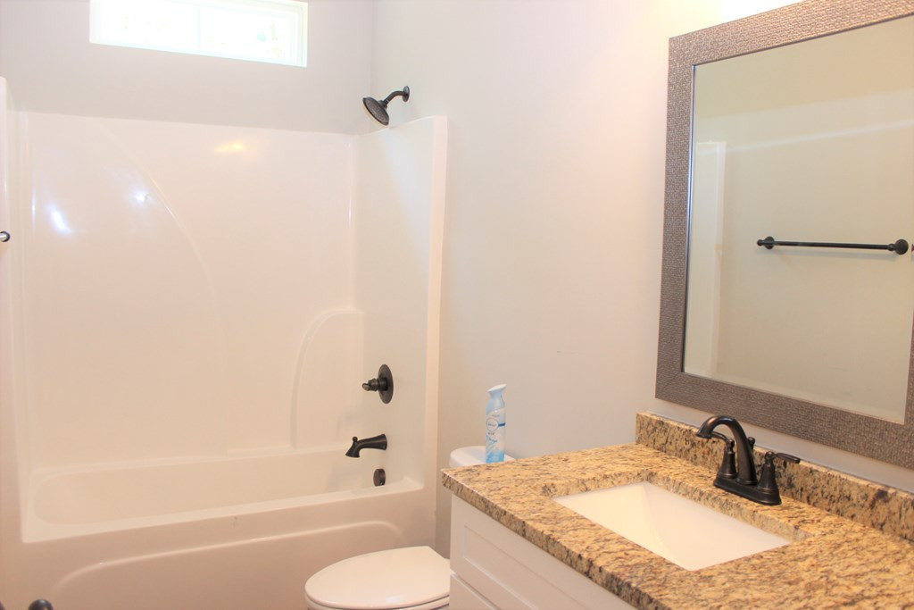 4073 Peach Orchard Road Hephzibah, GA 30815 - Photo 6 of 40 Hall Bath with transom window for natural light