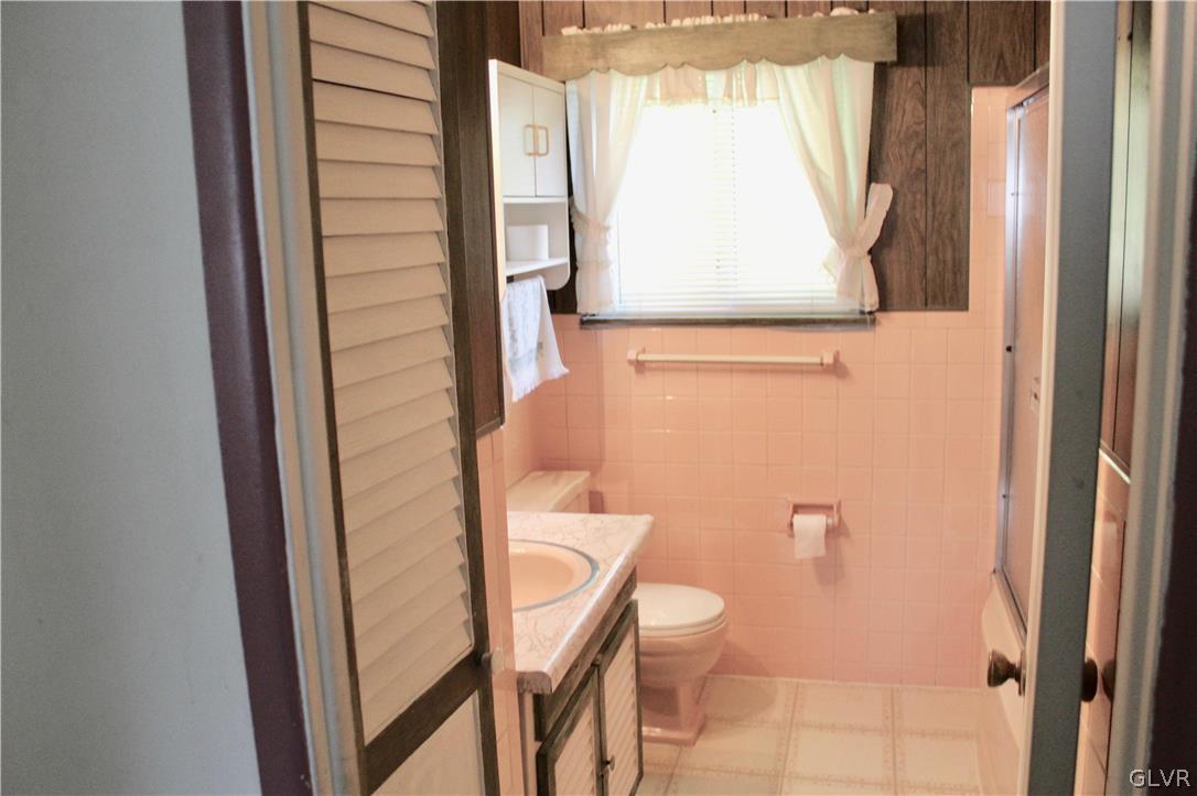 1843 Hampton Road Bethlehem, PA 18020 - Photo 9 of 22 Gallery Image 9