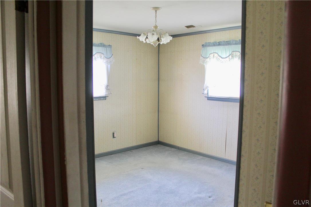 1843 Hampton Road Bethlehem, PA 18020 - Photo 10 of 22 Gallery Image 10