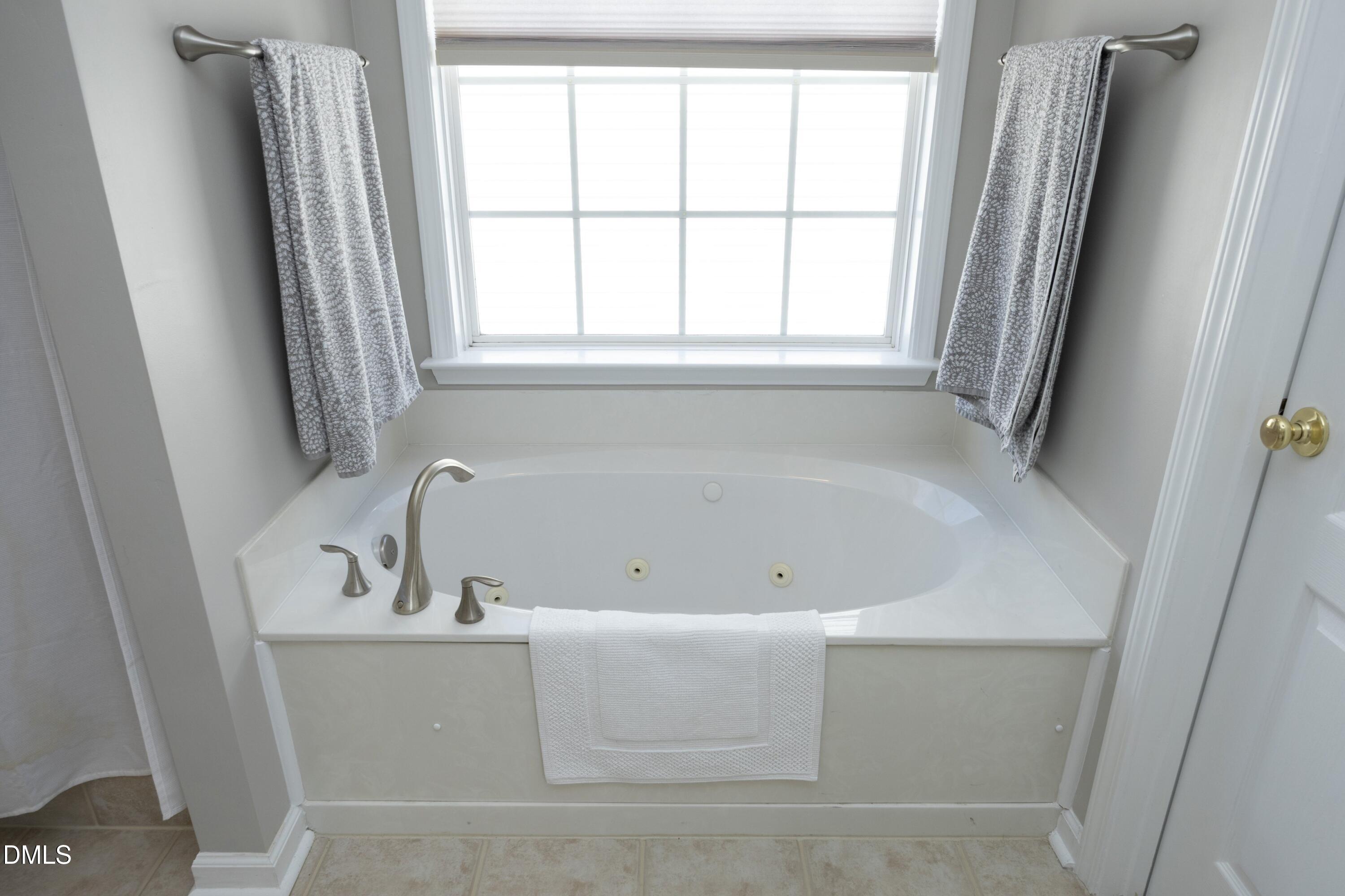 7537 Silver View Lane Raleigh, NC 27613 - Photo 26 of 50 25Bath