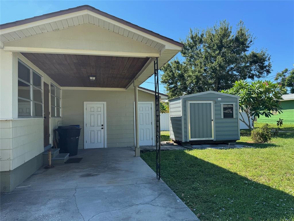 2500 14th Avenue North St. Petersburg, FL 33713 - Photo 6 of 27 a view of a house with a yard