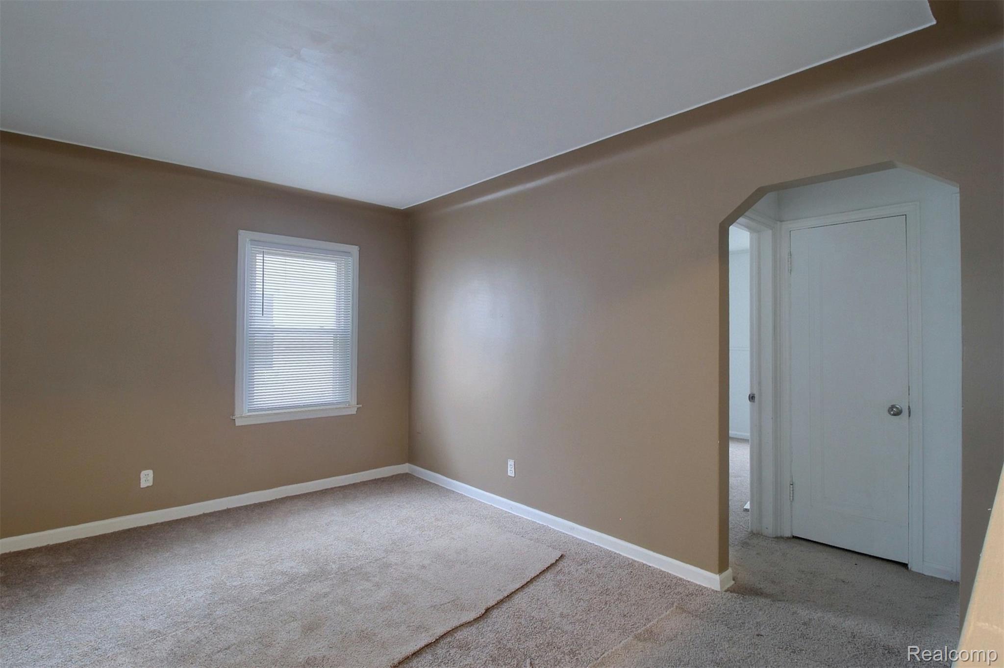 6587 Pelham Road Allen Park, MI 48101 - Photo 4 of 23 4-Living Room.jpg