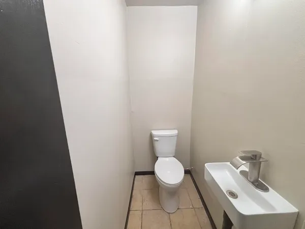 $1,400 | 3908 South Sunset Drive, Unit 3908, Greenfield, WI 53220