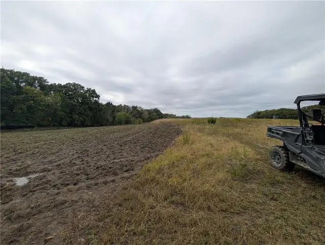 $390,000 | East 270th Avenue, Blythedale, MO 64426