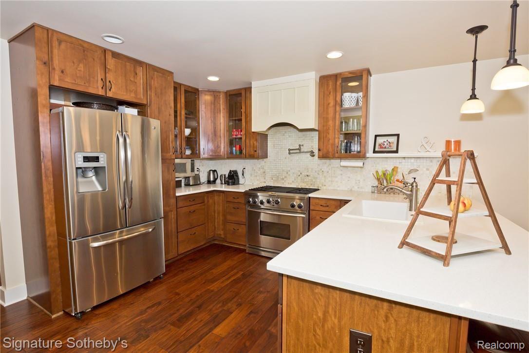 32370 Lahser Road Franklin, MI 48025 - Photo 11 of 40 Gorgeous Kitchen