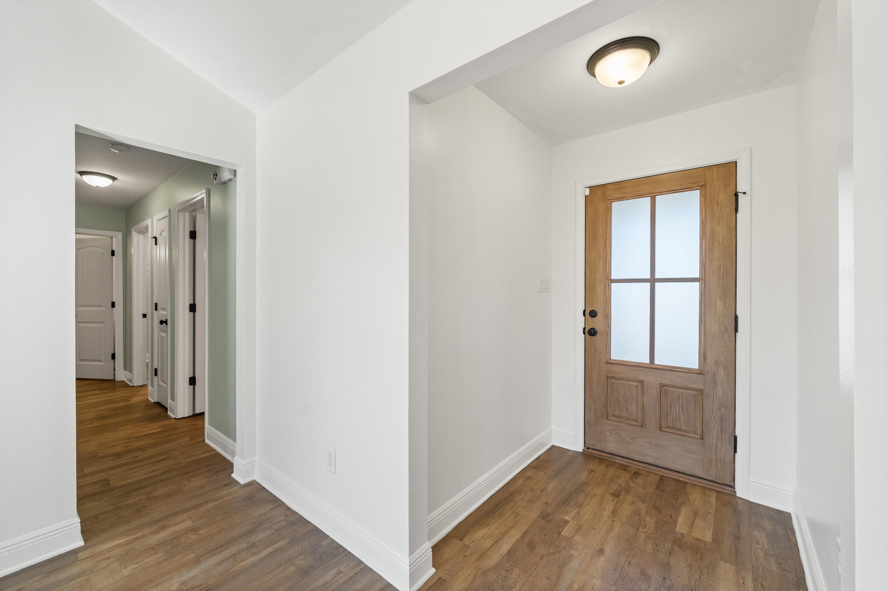 18634 Explorer Drive Loxley, AL 36551 - Photo 5 of 31 Entrance Foyer