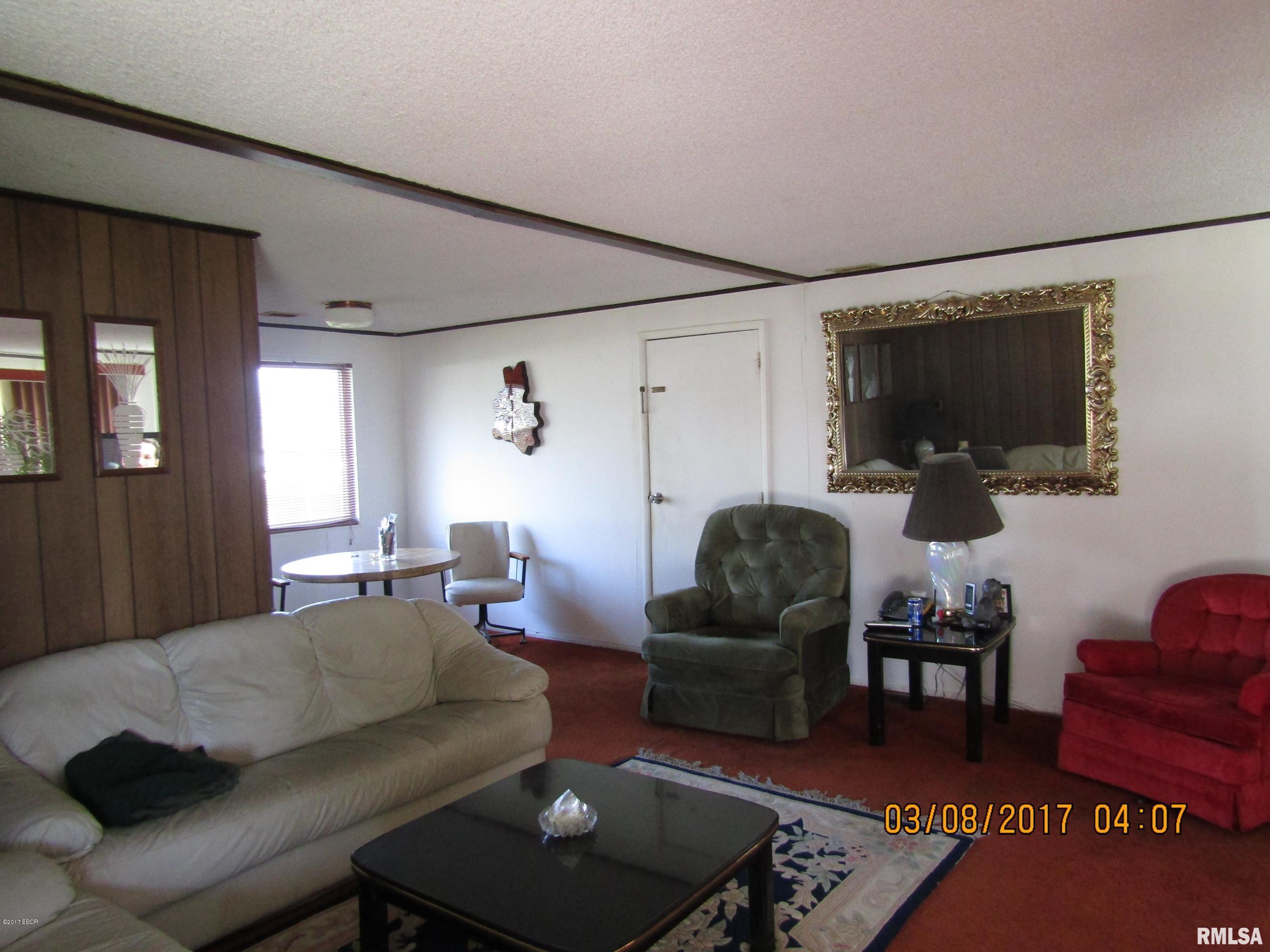 304 Roddy Road Salem, IL 62881 - Photo 2 of 9 Gallery Image 2