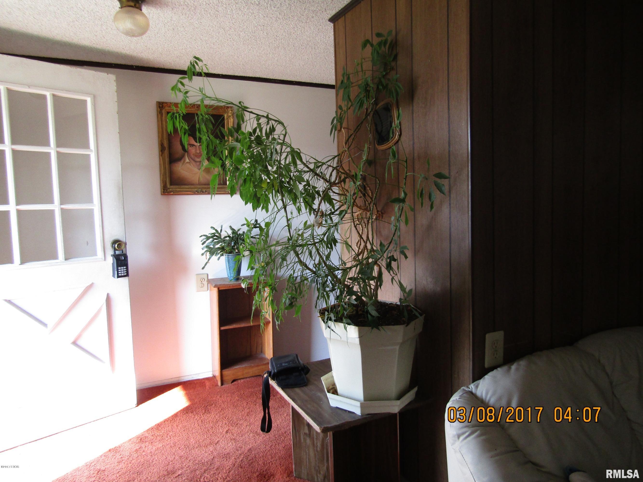 304 Roddy Road Salem, IL 62881 - Photo 3 of 9 Gallery Image 3